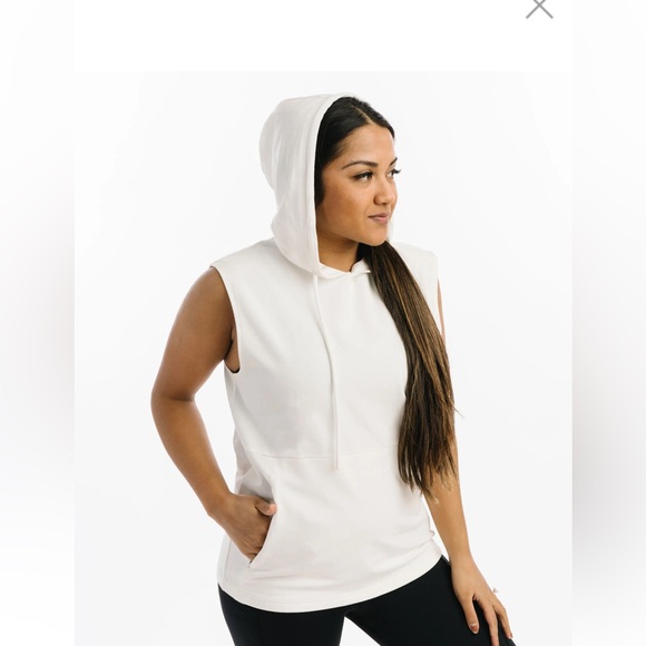 ZYIA Women’s NWT Fighter Sleeveless Hoodie White XL - Picture 2 of 10